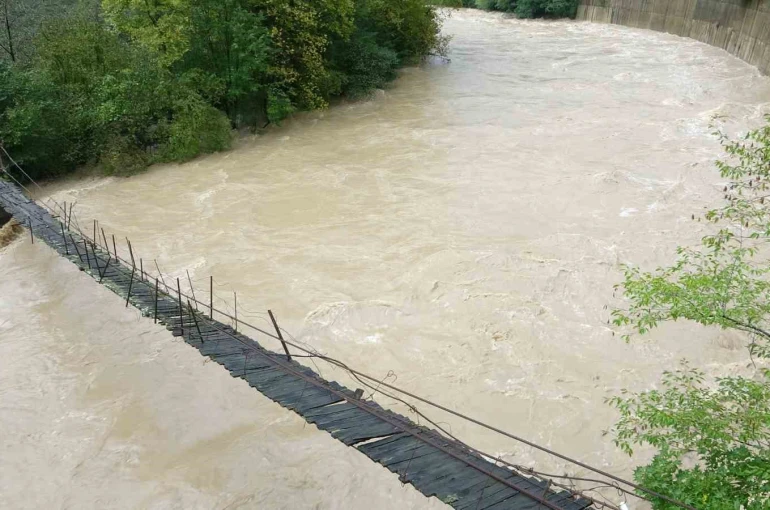 Doğu Karadeniz’de son 1 günde en fazla yağış 303 kg ile Giresun’un Çanakçı ilçesine düştü 