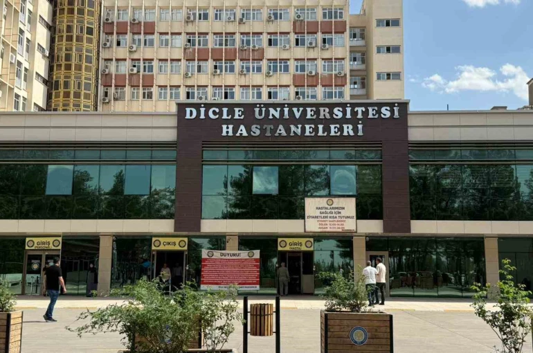 Doğum iznine çıkmak isteyen başhemşirenin görevinden olduğu iddiası 