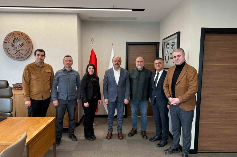 Doktoralı öğretmenler, akademik çalışmalarındaki problemler için Eğitim-Bir-Sen’i ziyaret etti