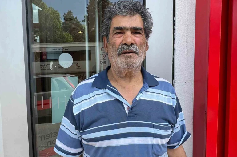 Dolandırıcıların hedefi olan yaşlı adam gerçek polisleri görünce ikna oldu