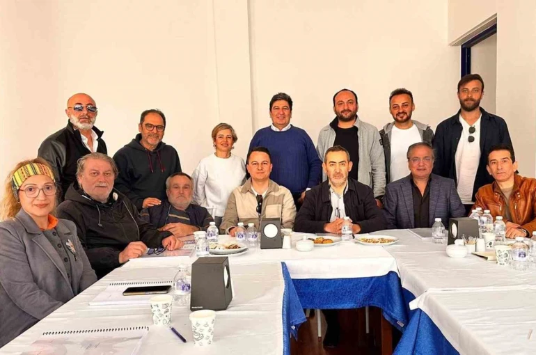 ‘Dondurmak Gaymak’ 20 yıl aradan sonra yeni bir hikâyeyle izleyicilerle buluşacak 