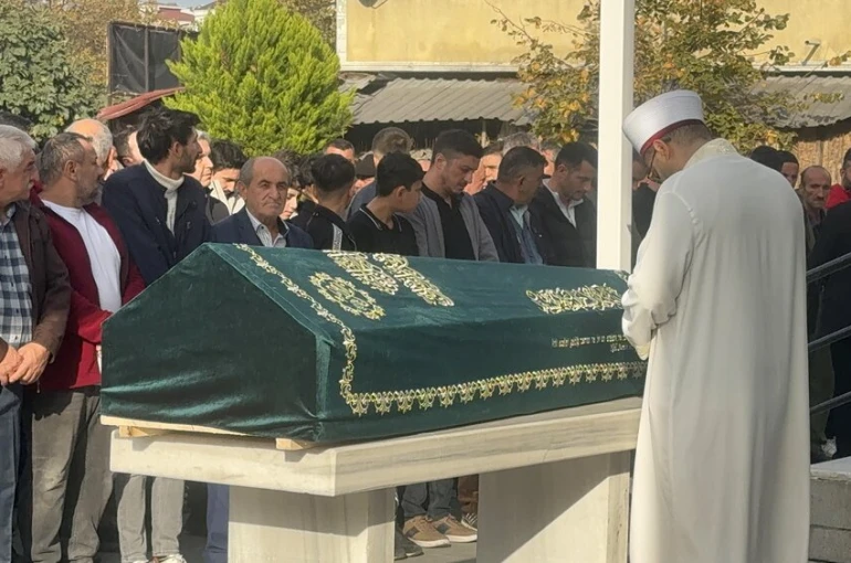 Döner'in öldürdüğü genç son yolculuğuna uğurlandı