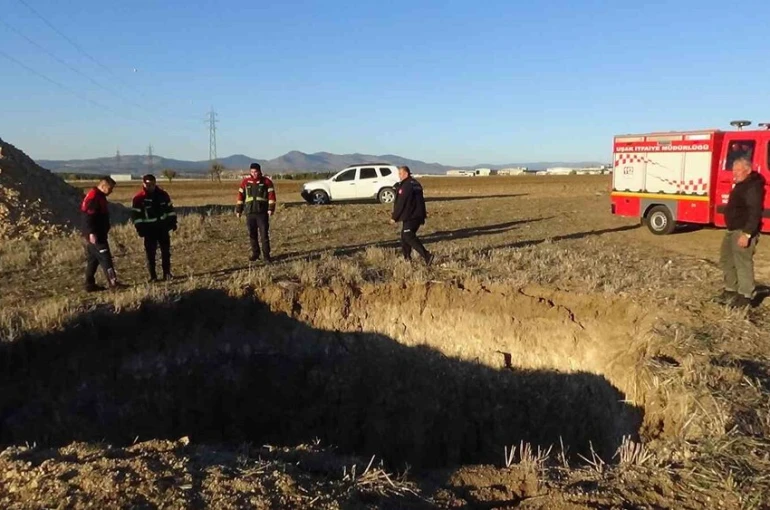 Dört metrelik çukura düşen keçi itfaiyece kurtarıldı 