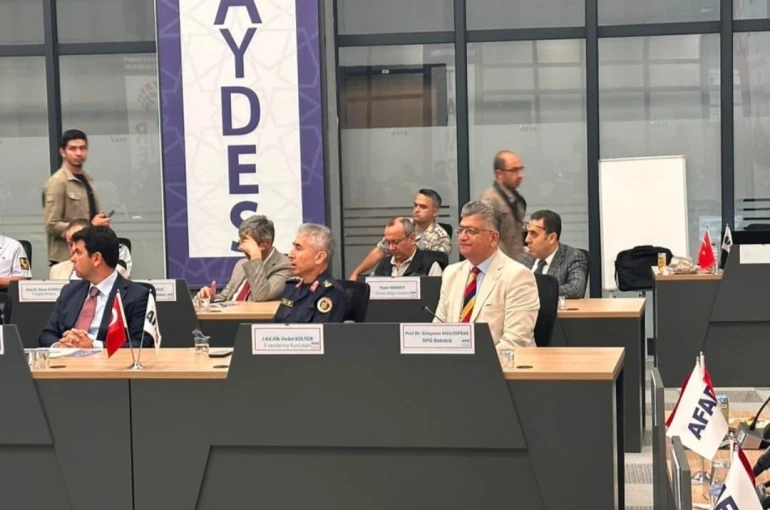 DPÜ Rektörü Kızıltoprak: "Kütahya’nın afetlere karşı daha dirençli bir şehir olması için çalışacağız" 