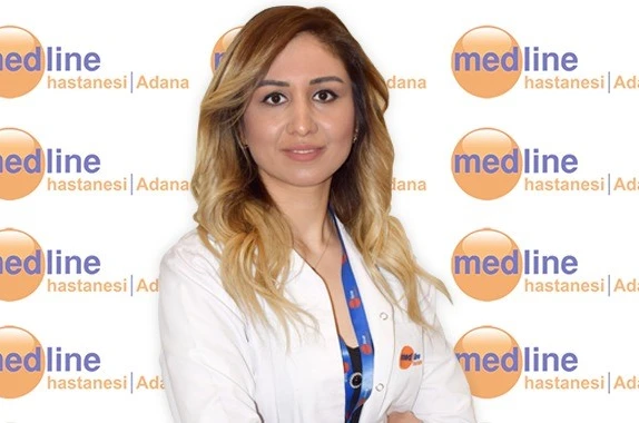 Dr. Özbek: "Aileler çocuklarına susamalarını beklemeden düzenli aralıklarla su içirmeli"