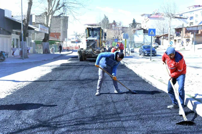 Dulkadiroğlu’nda sürüş konforu için Büyükşehir’den müdahale 