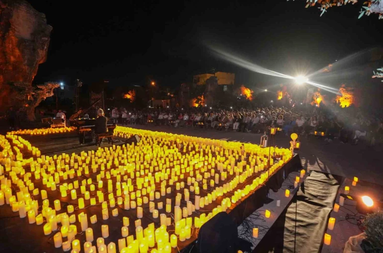 Dülük Antik Kenti’nde Candela konseri 