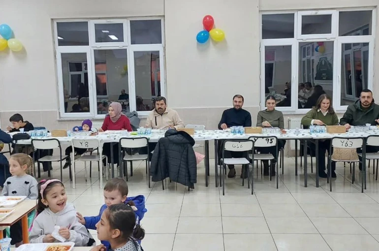 Dumlupınar Kaymakamı Teltik, minik öğrencilerle iftar sofrasında buluştu