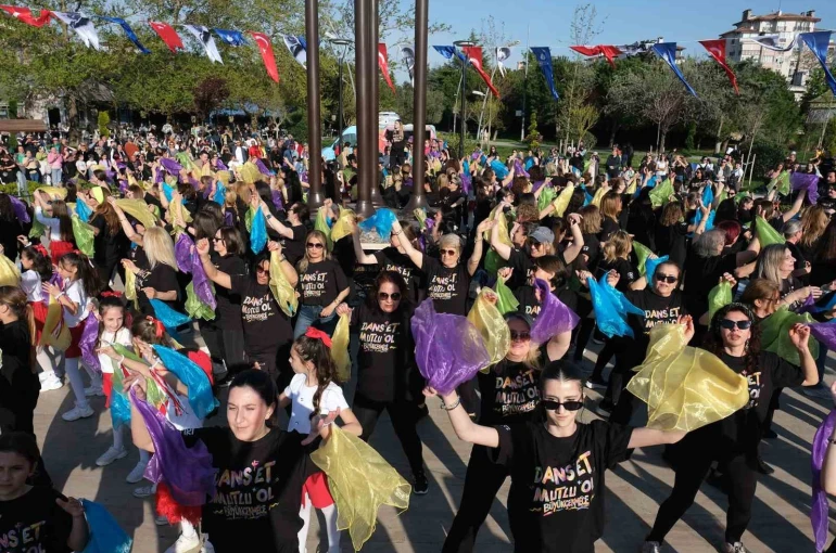 Dünya Dans Günü renkli görüntülere sahne oldu 