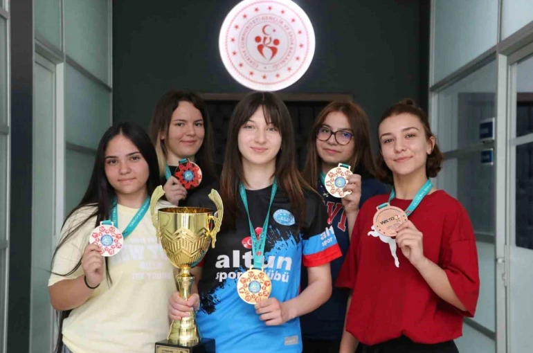 Dünya Kupası’ndan Kayseri’ye 9 madalya 