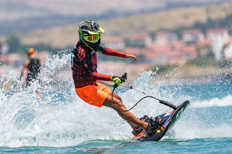 Dünya Motosurf Şampiyonası’nda heyecan başladı 