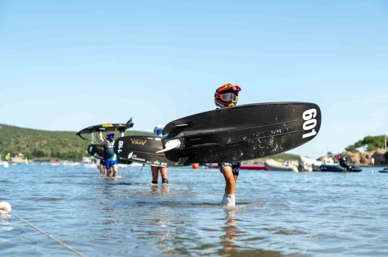 Dünya Motosurf Şampiyonası’nda ilk gün etap yarışları sona erdi