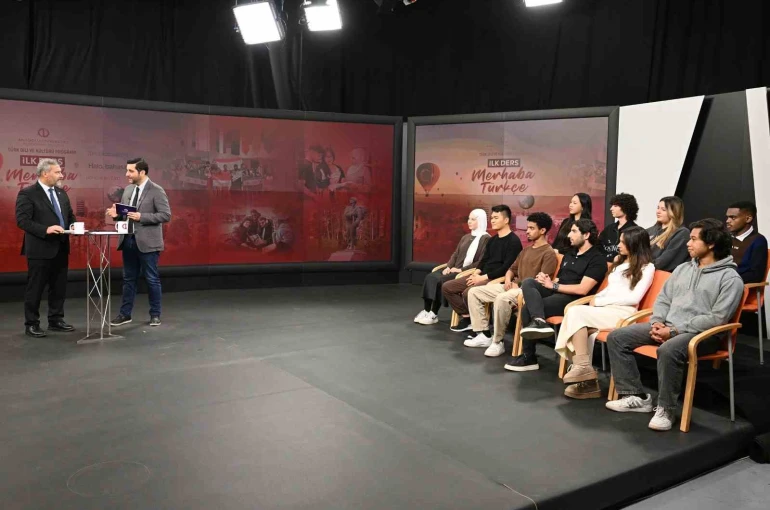 Dünyasının 123 ülkesindeki yaklaşık 4 bin öğrenci Türkçeye ‘Merhaba’ dedi 