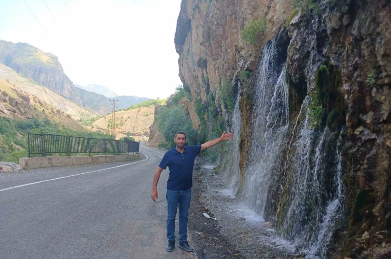 Durankaya şelalesi coştu
