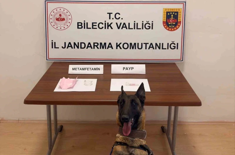 Durdurulan araçta uyuşturucu çıktı 