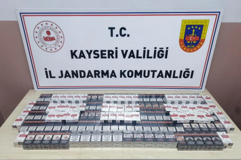Durdurulan TIR’da 320 paket kaçak sigara ele geçirildi