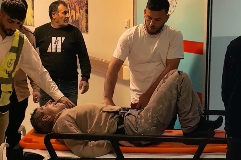 Duvardan düşen işçi yaralandı 