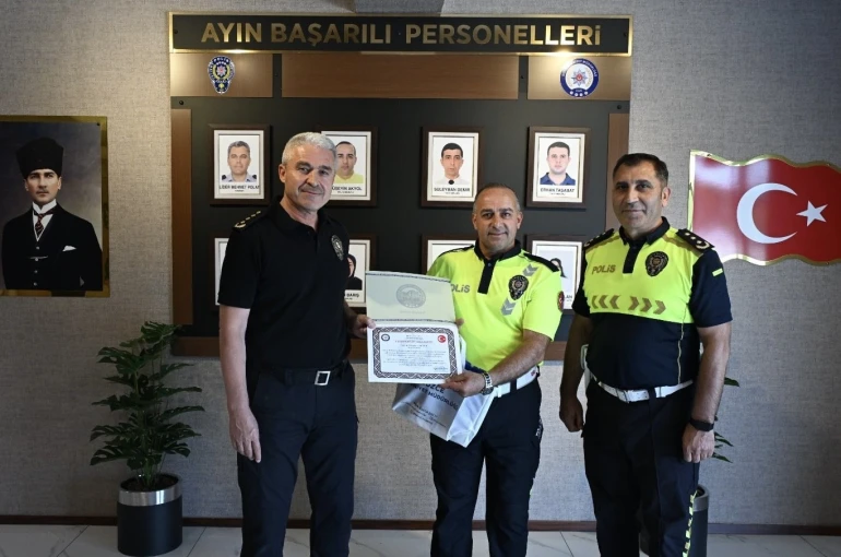 Düzce’de başarılı polisler ödüllendirildi