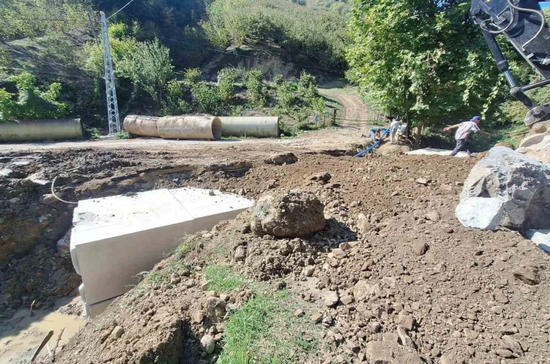 Düzce’de dere yatakları kutu menfezlerle güvenli hale getiriliyor 