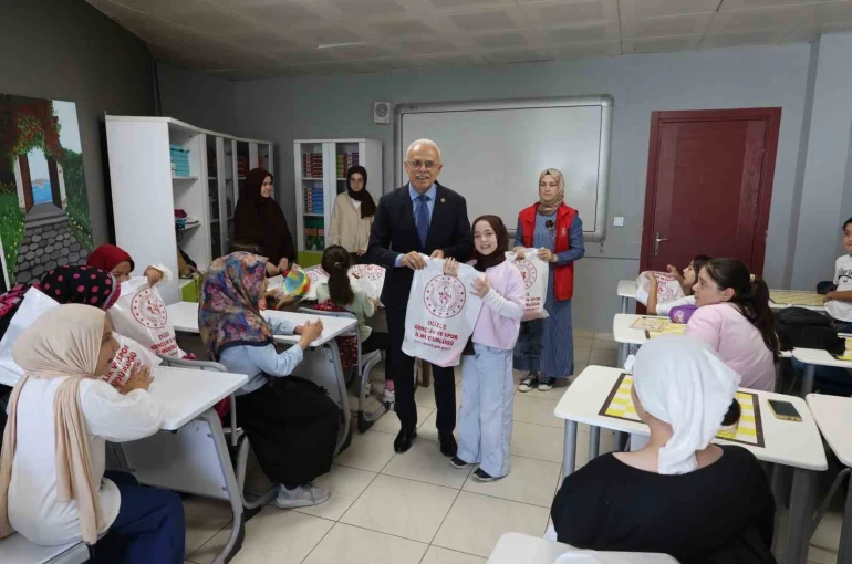 Düzce’de Gençlik Yaz Kulübü’nde renkli buluşma