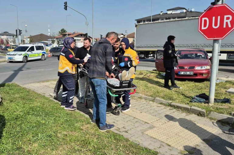 Düzce’de kavşakta otomobiller çarpıştı: 6 yaralı 