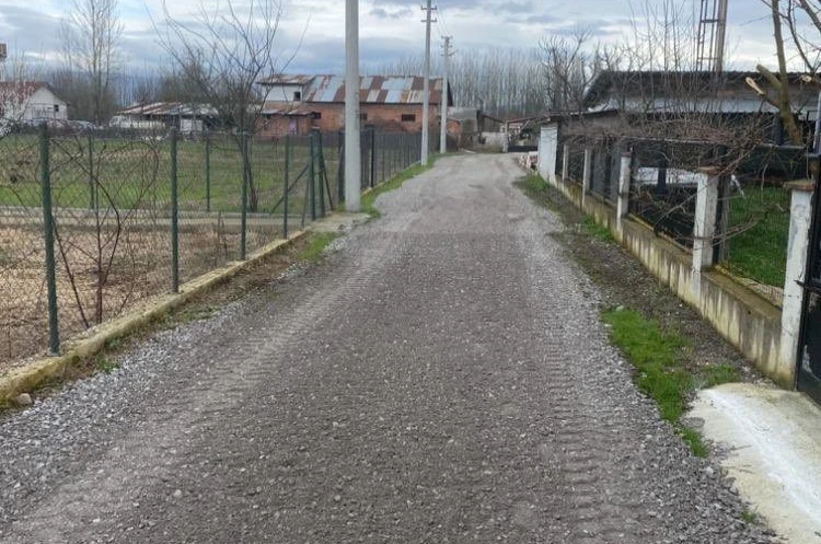 Düzce’de köy yollarında iyileştirmeler sürüyor 