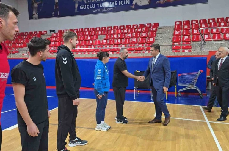 Düzce’de kritik maç öncesi Vali Aslan’dan destek çağrısı 