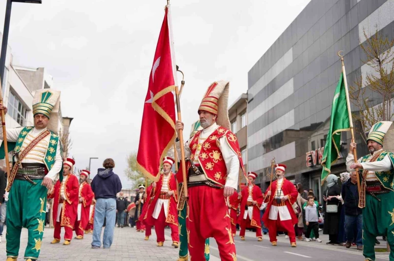 Düzce’de mehter takımının gösterisine vatandaşlardan büyük ilgi 