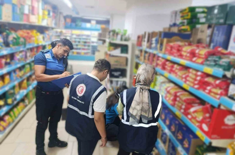 Düzce’de raf etiket ve kasa fiyatları kontrol edildi