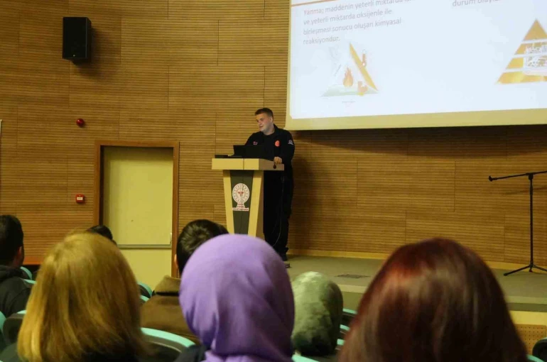 Düzce’de sağlıkçılara yangın eğitimi 