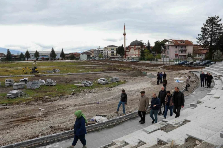 Düzce’de şehrin kalbinde 3 park birbirine bağlanıyor 