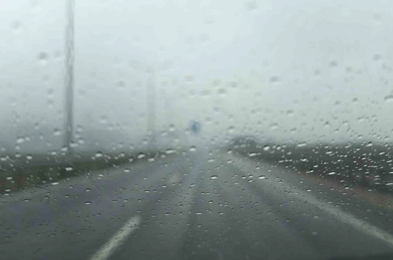 Düzce’de sis etkili oluyor 