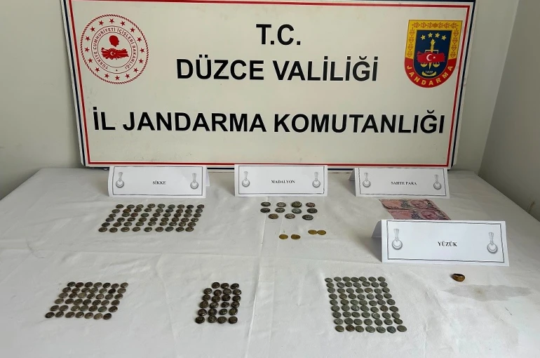 Düzce’de tarihi eser operasyonu 196 sikke ele geçirildi