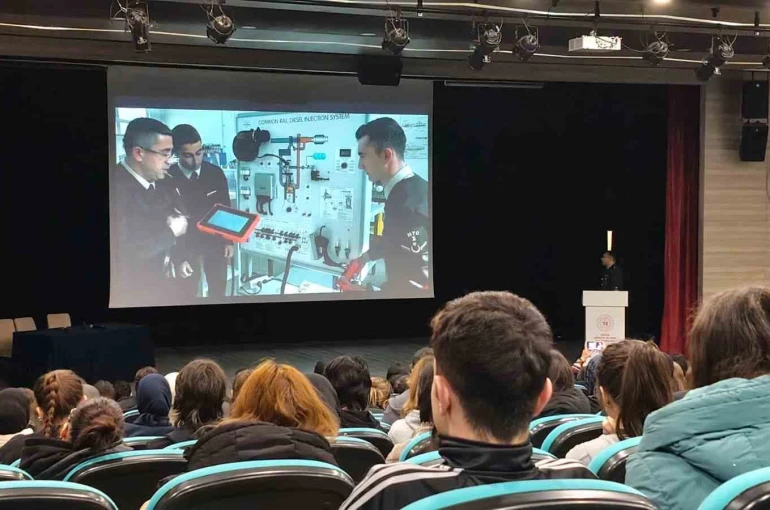 Düzceli öğrencilere askerlik mesleği ve MSÜ anlatıldı 