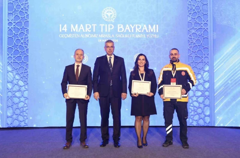 Düzceli sağlık çalışanlarına Bakandan teşekkür belgesi