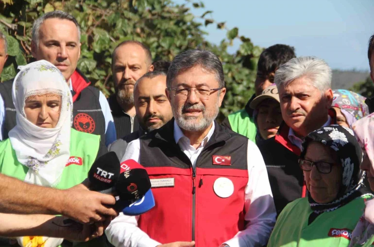 (Düzeltme) Bakan Yumaklı: "Alanya’da çıkan yangının enerjisi büyük oranda düşürüldü" 