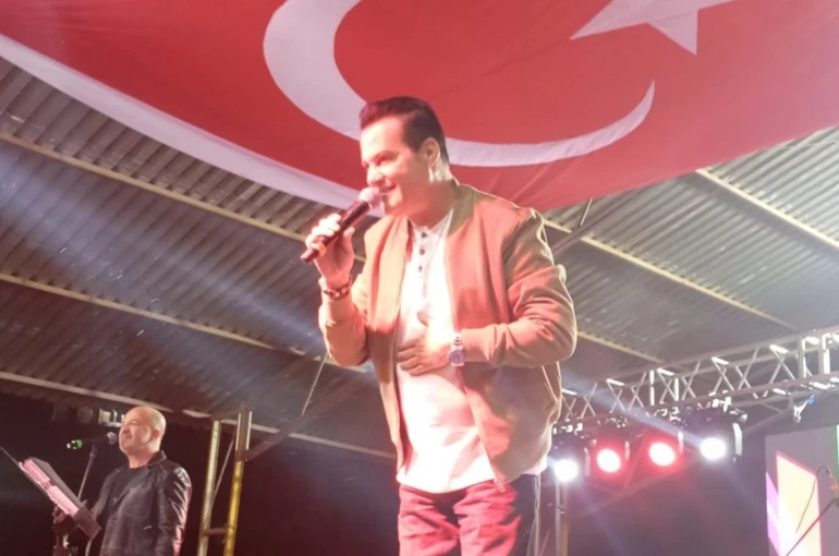 Düziçi’nde 106. yıl coşkusu Hakan Peker konseriyle başladı 