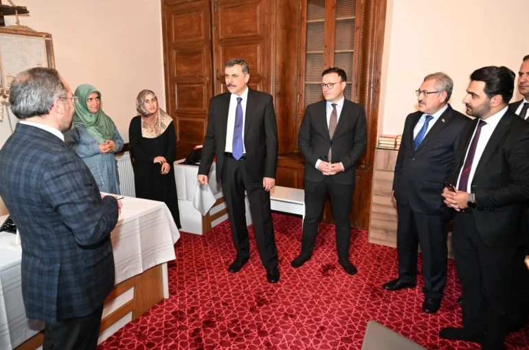 Ebubekir Efendi Dar’ul Huffaz gözdolduruyor 