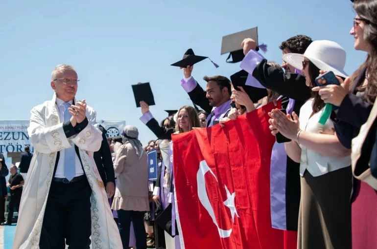 EBYÜ, akademik yayın performansıyla Türkiye’de ilk 4’e girdi 