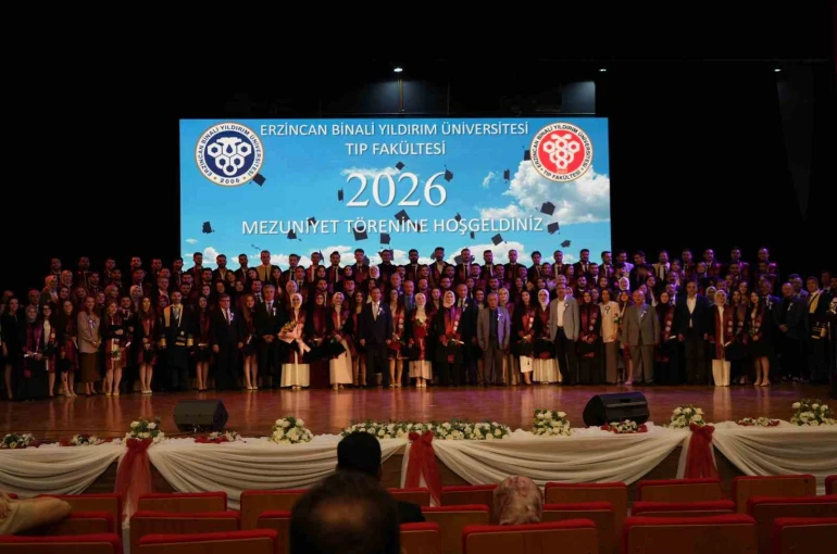 EBYÜ’de mezuniyet coşkusu: 115 doktor sağlık ordusuna katıldı 