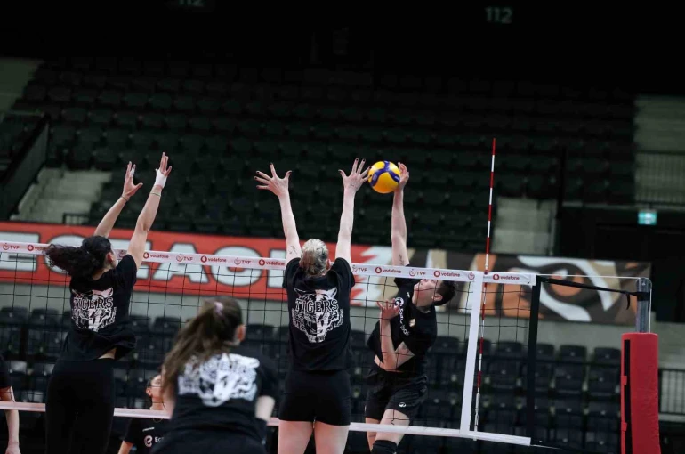 Eczacıbaşı Dynavit, Göztepe ile mücadele edecek 