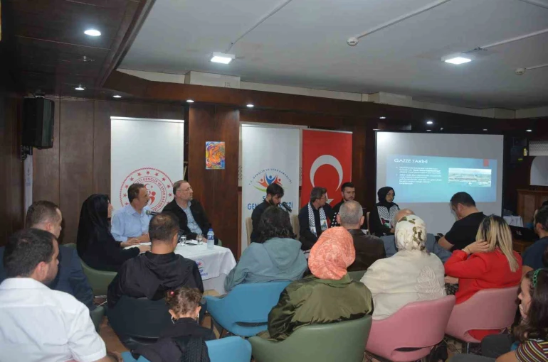 Edebiyat etkinliğine "İlk Dersim Filistin"li açılış