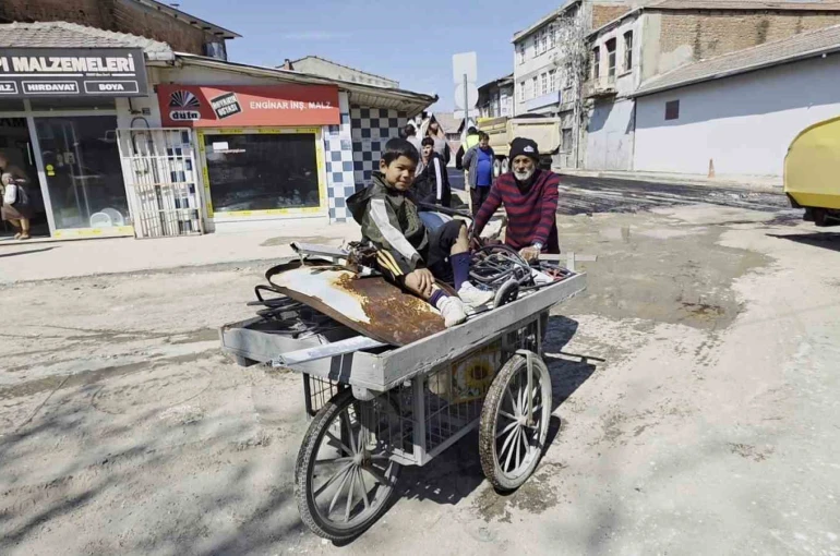 Edirne’de 23 Nisan’da farklı bir gün: Biri eğlendi biri çalıştı 