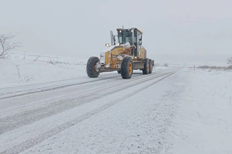 Edirne’de kar kent merkezinde etkisini azalttı, ilçelerde kar küremesi devam ediyor 