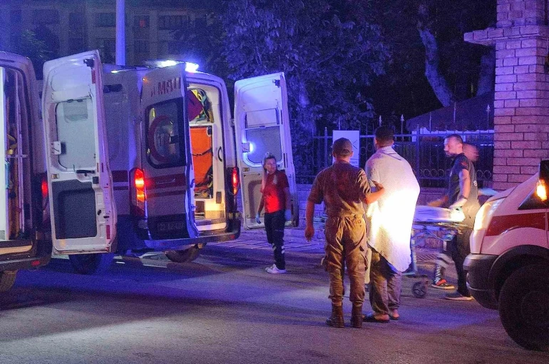 Edirne’de orduevinde çıkan yangında 16 asker dumandan etkilendi 