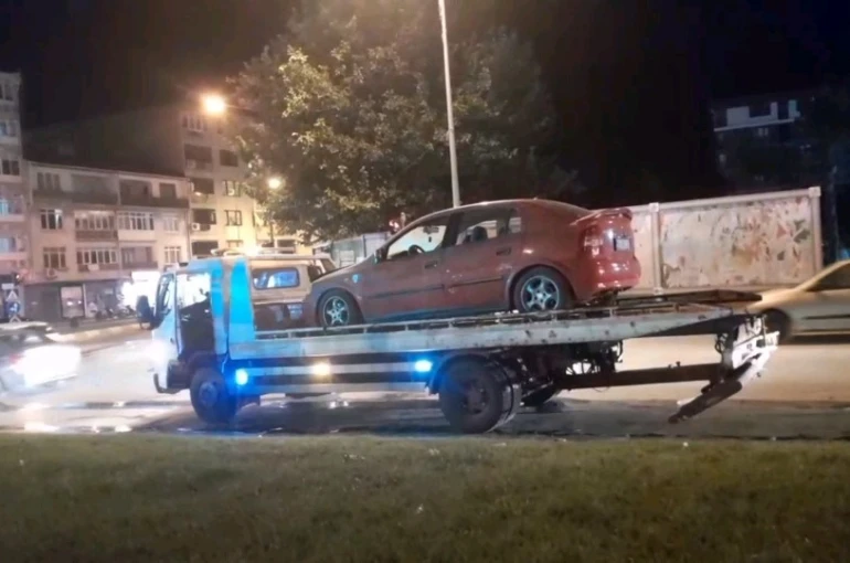 Edirne’de seyir halindeyken yanan araç kullanılamaz hale geldi 