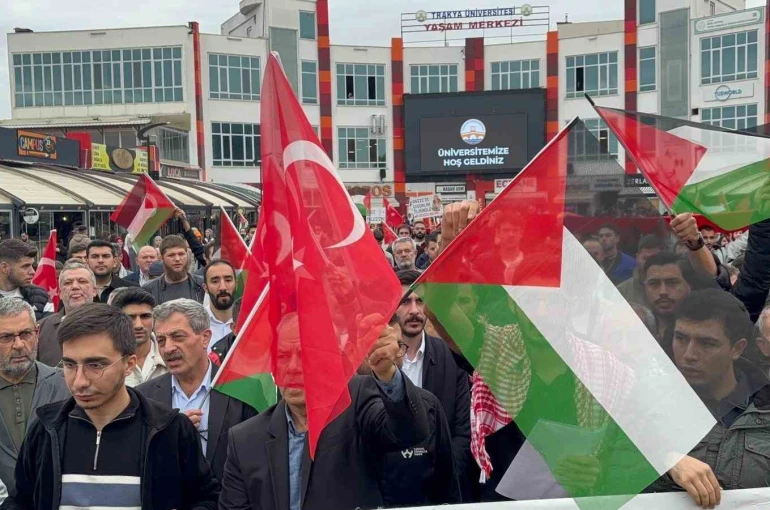 Edirne’de üniversite öğrencilerinden Filistin’e destek yürüyüşü
