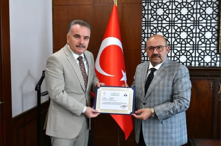 Edremit Kaymakamı Ahmet Odabaş’tan Vali Ustaoğlu’na veda ziyareti