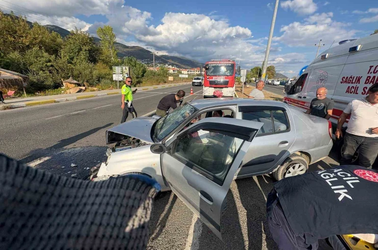 Edremit’te trafik kazası: 2 yaralı