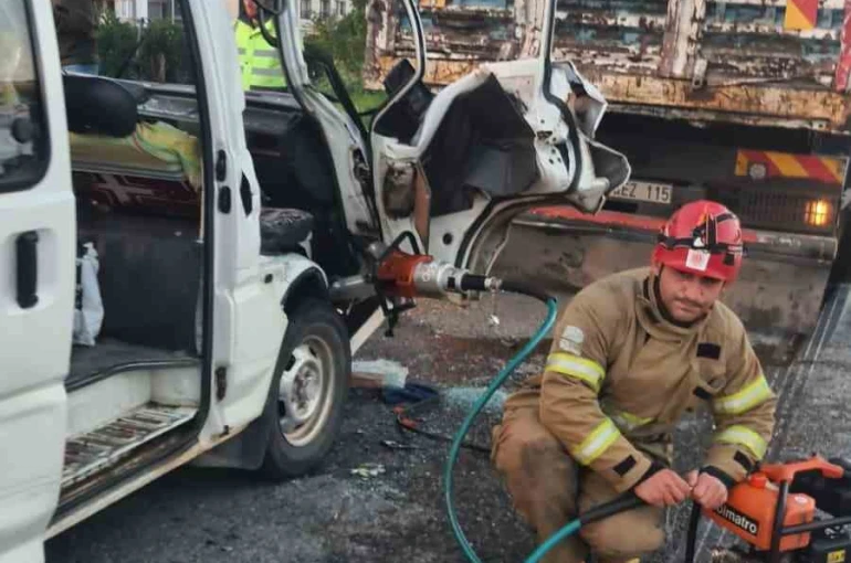 Edremit’te zincirleme kaza: 6 yaralı 